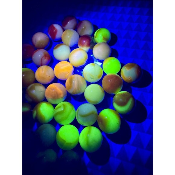 VTG. Akro Alley, Peltier, Rainbow Yellow Glass Marbles Lot Of 44 - Picture 6 of 15